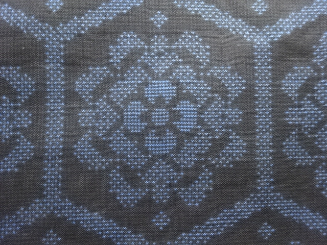 JAPANESE KIMONO / ANTIQUE KIMONO / SILK / DORO OSHIMA TSUMUGI (5 maruki) / WOVEN FLORAL KIKKO